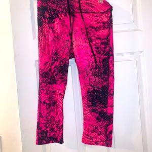 Xersion Workout Capri leggings